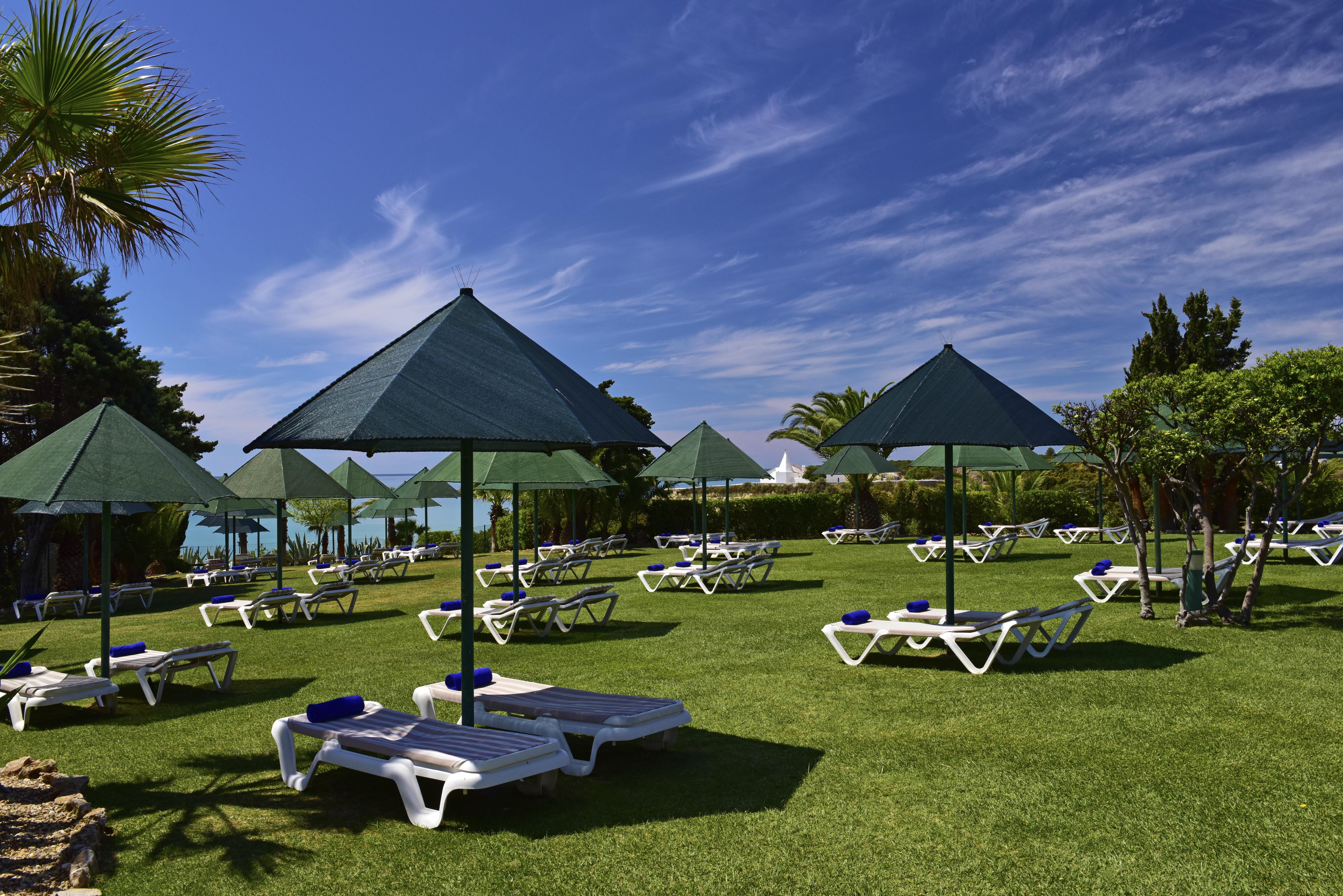Pestana Viking Beach&Spa Resort Armacao de Pera Bagian luar foto
